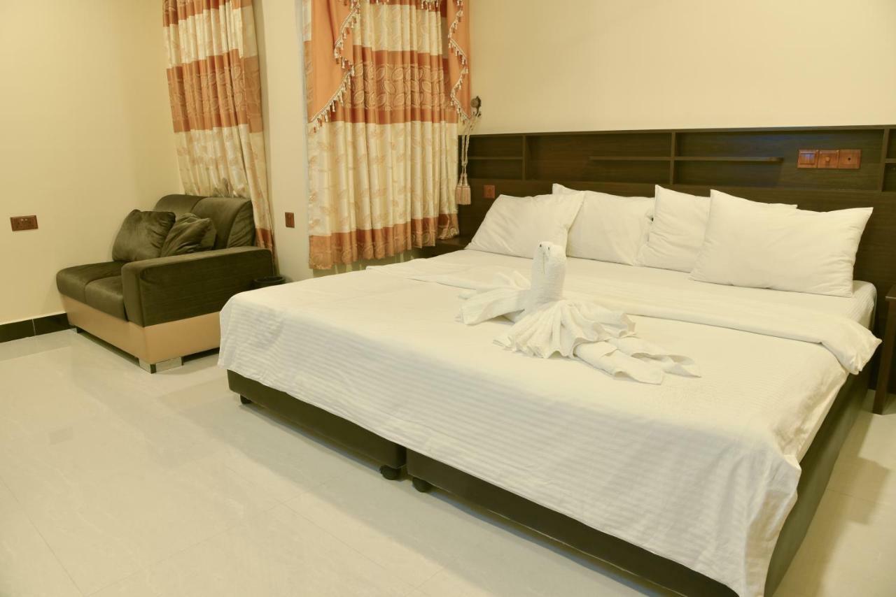 Nalaveshi Inn Huraa Esterno foto
