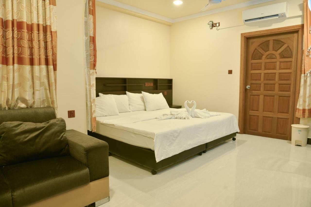 Nalaveshi Inn Huraa Esterno foto